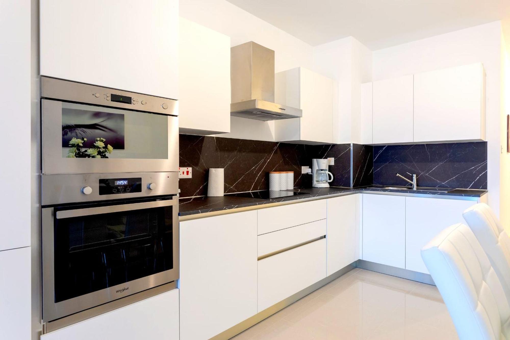Saint Julian'S - Seafront Cityapartmentstay 외부 사진